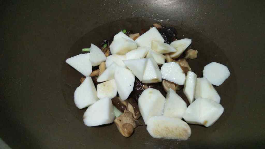 香菇烧山药步骤7