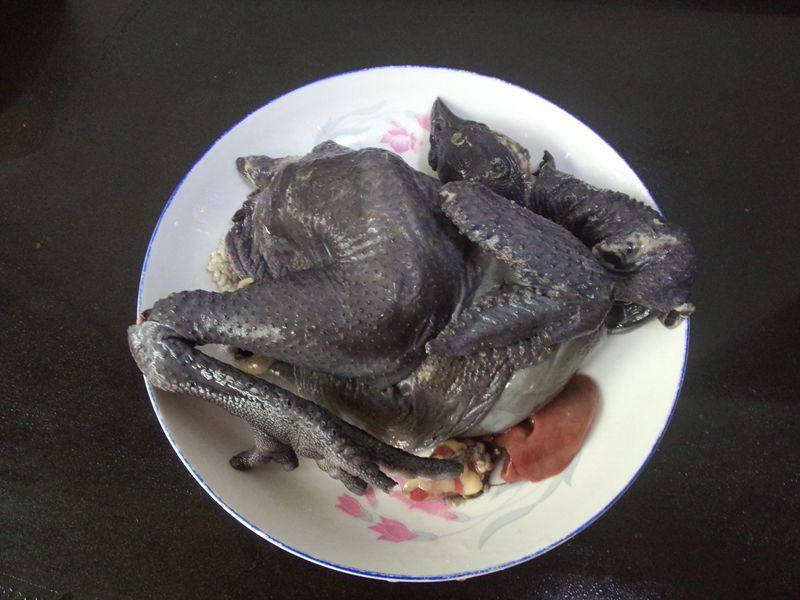 乌鸡山药砂锅煲步骤1