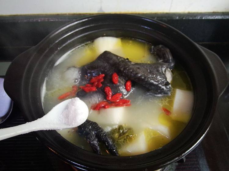 乌鸡山药砂锅煲步骤10
