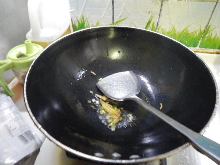 山药胡萝卜炒鸡排步骤4