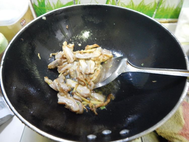 山药胡萝卜炒鸡排步骤6