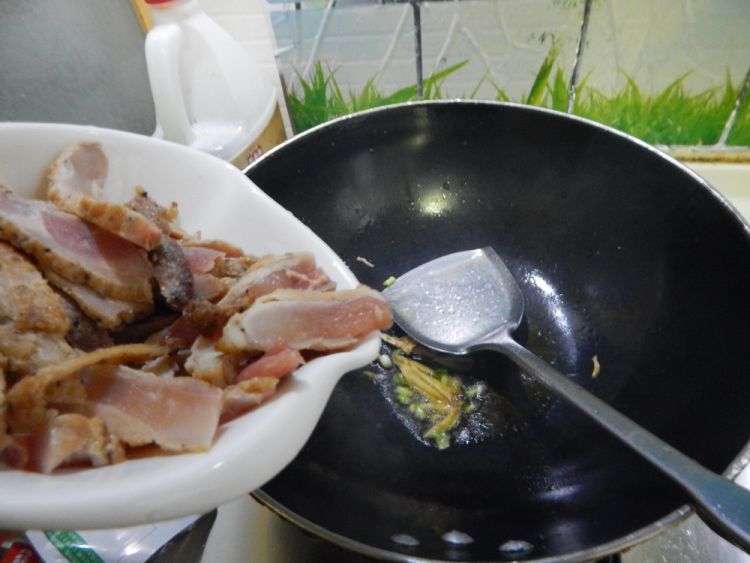 山药胡萝卜炒鸡排步骤5