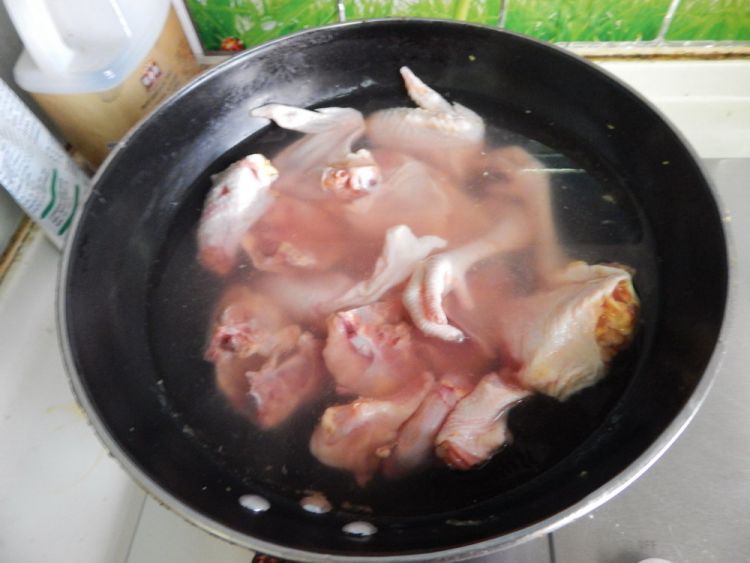 小土豆烧鸡块步骤1