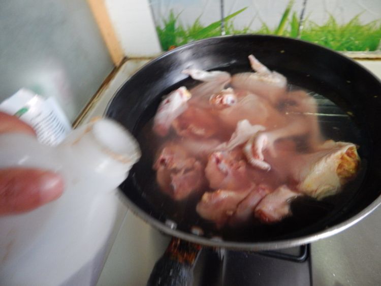 小土豆烧鸡块步骤2