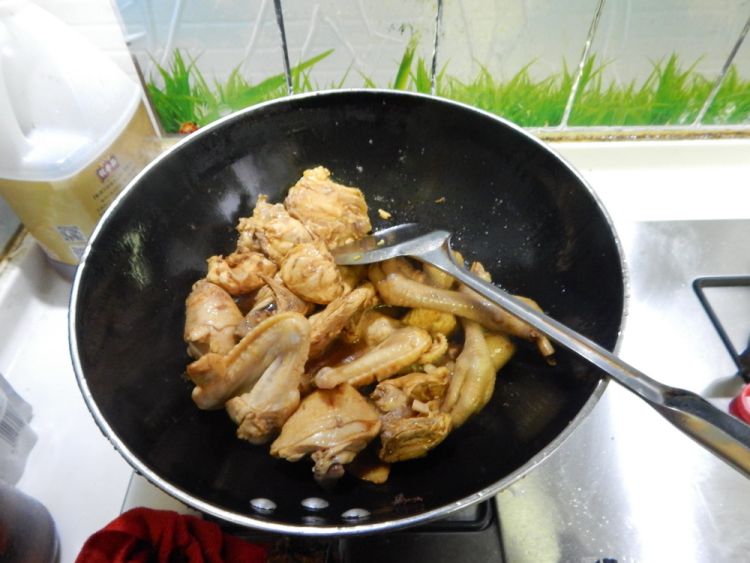 小土豆烧鸡块步骤8