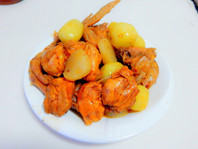 小土豆烧鸡块步骤15