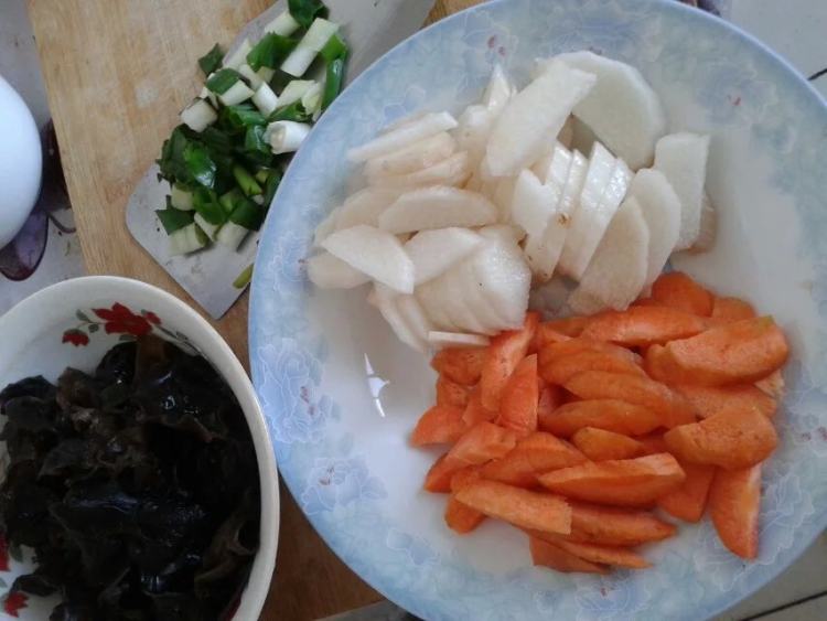 炒山药片步骤1
