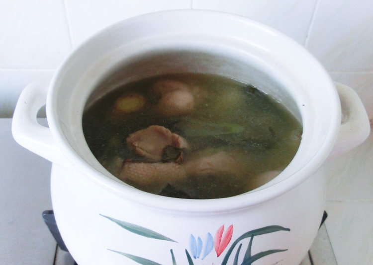 莲叶山药老鸭汤步骤9