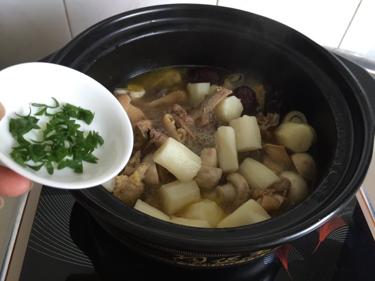 母鸡山药菌菇汤步骤8