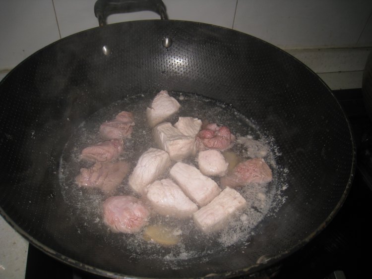 山药银耳瘦肉汤步骤3