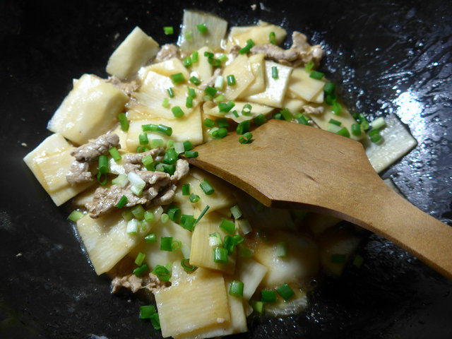 里脊肉炒山药步骤13