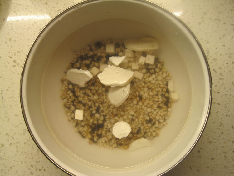 茯苓山药薏米糊步骤2