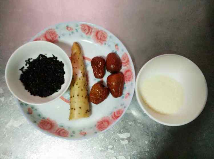 宝宝辅食红枣米粉糊步骤1