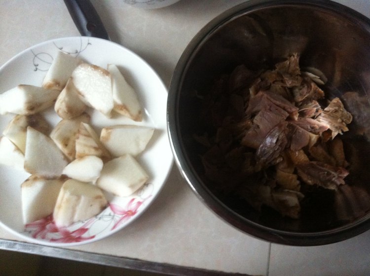 山药烧板鸭步骤1