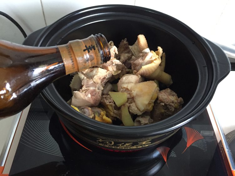 【手工美食】山药母鸡步骤3
