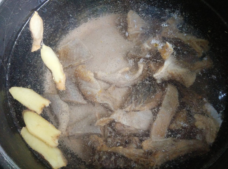 腊鸡山药汤步骤3