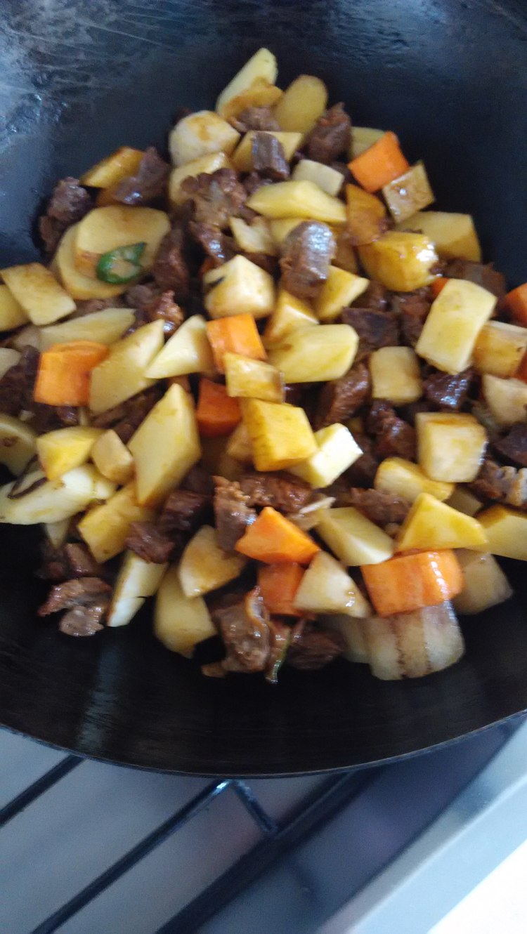 山药土豆炖牛肉步骤5