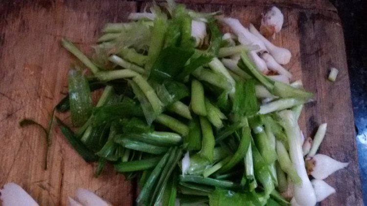蒜香农家炒山药步骤1