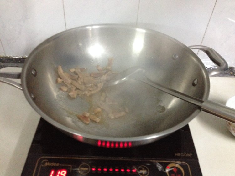 山药黑木耳炒肉片步骤4
