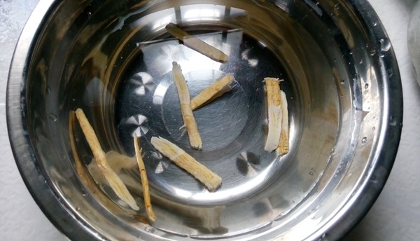 黄芪山药粥步骤1