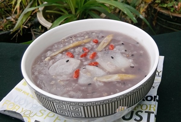 黄芪山药粥步骤6
