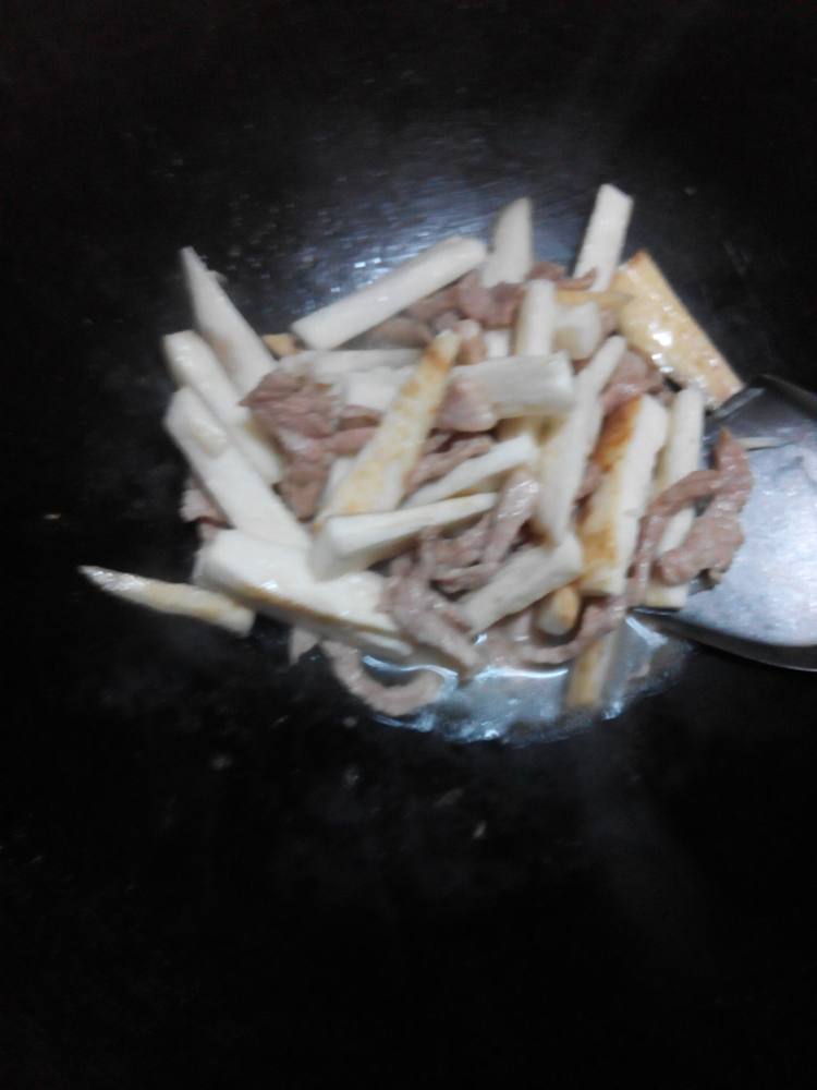 山药木耳炒肉丝步骤7