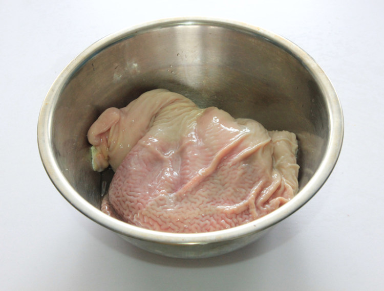山药猪肚煲步骤1
