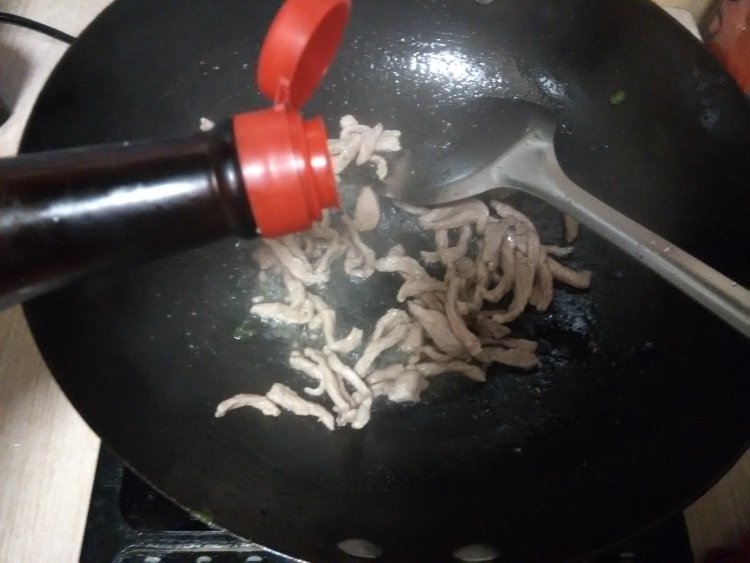 山药炒肉丝步骤4