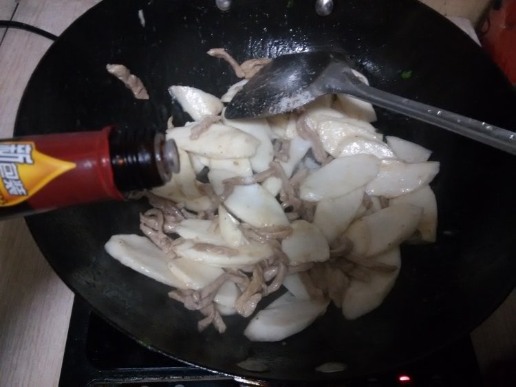 山药炒肉丝步骤7