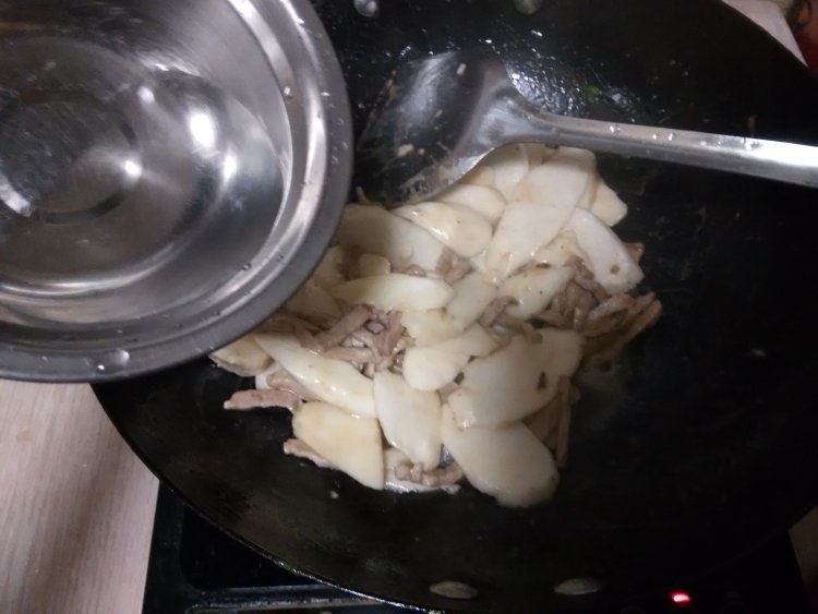 山药炒肉丝步骤8