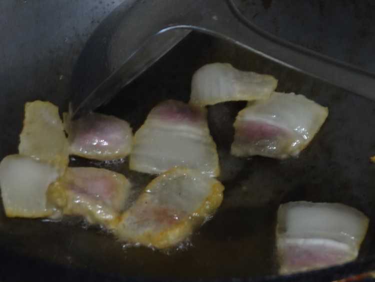 山药香菇咸肉片步骤5