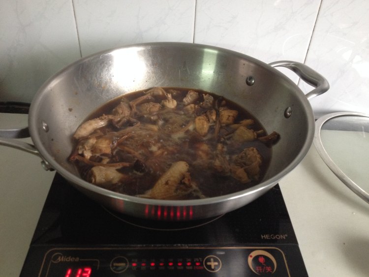 茶树菇山药焖鸡块步骤8