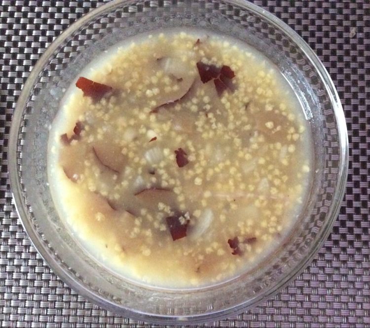 红枣山药薏米粥步骤6