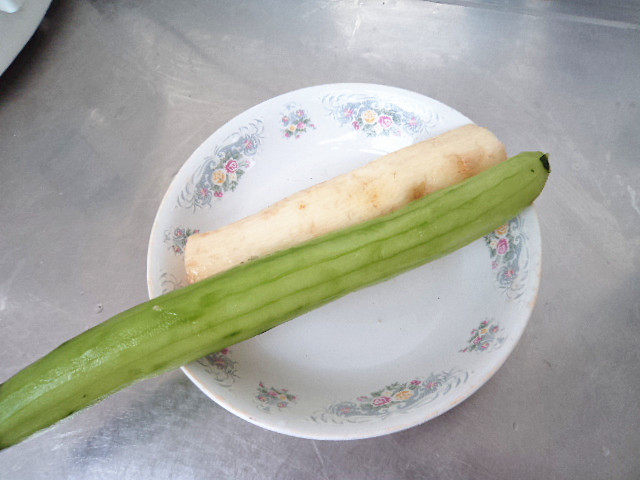 木耳山药炒青瓜步骤2