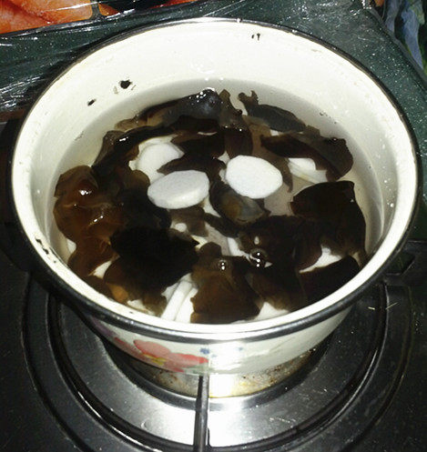 山药木耳鸡蛋汤步骤3