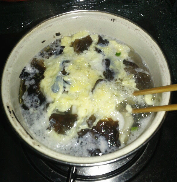 山药木耳鸡蛋汤步骤8