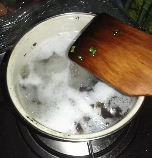 山药木耳鸡蛋汤步骤5