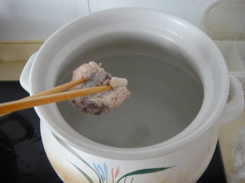 红椎菌猪尾骨山药汤步骤7