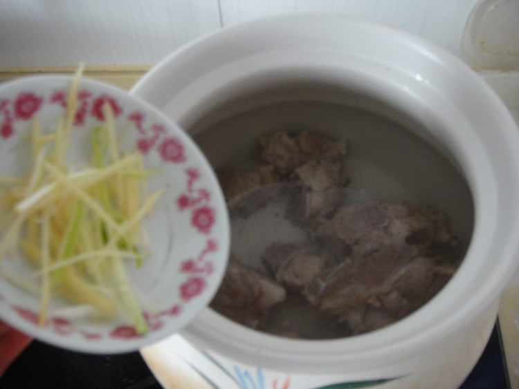 红椎菌猪尾骨山药汤步骤8