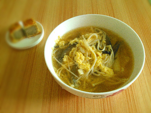 金针山药泥鳅汤步骤9
