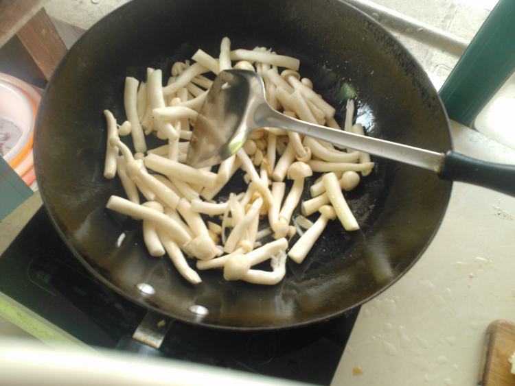 山药土豆炒大金针菇步骤5