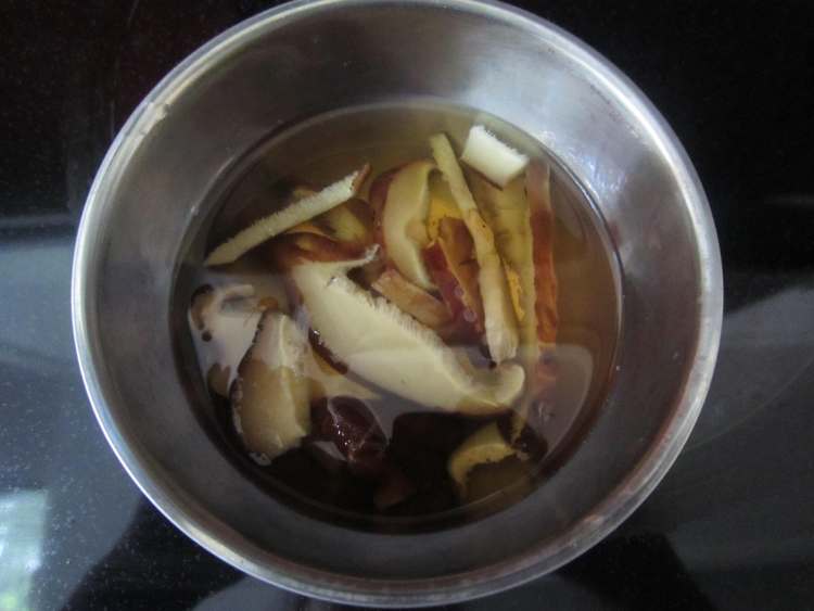 香菇山药肉片粥步骤3