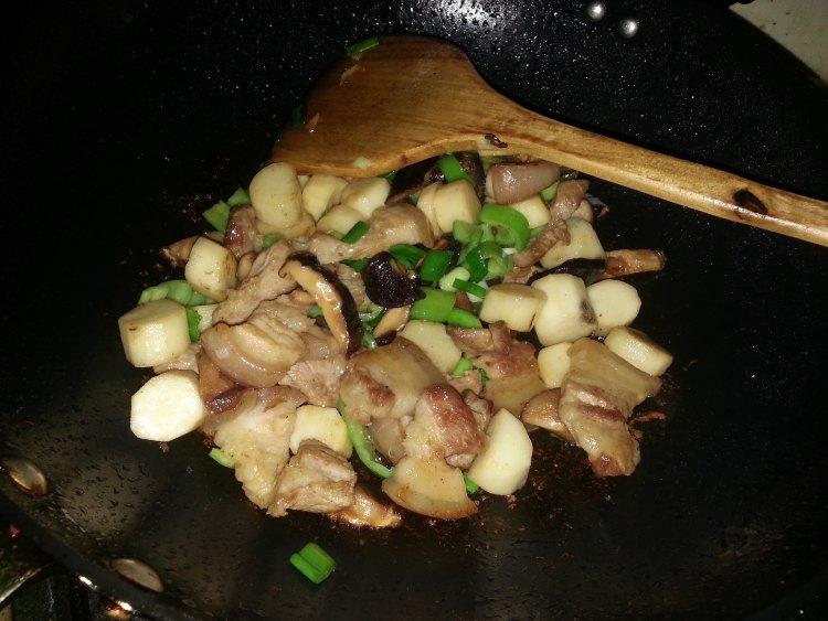 山药香菇炒肉步骤6