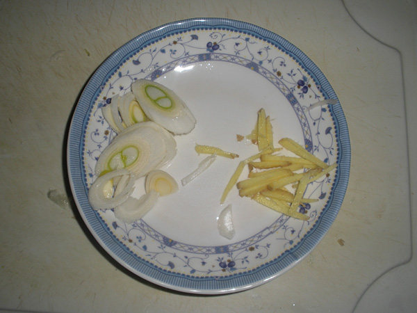 青蒜炒淮山药步骤3