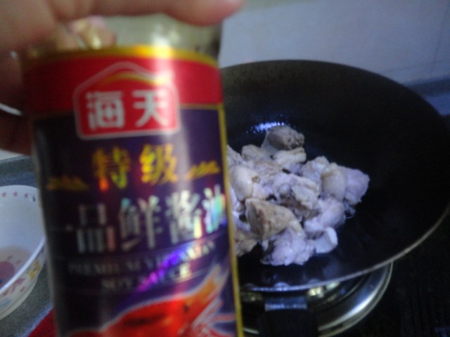 砂锅炖鸡块步骤6