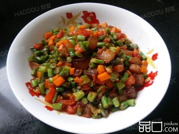 豇豆胡萝卜西红柿炒肉
