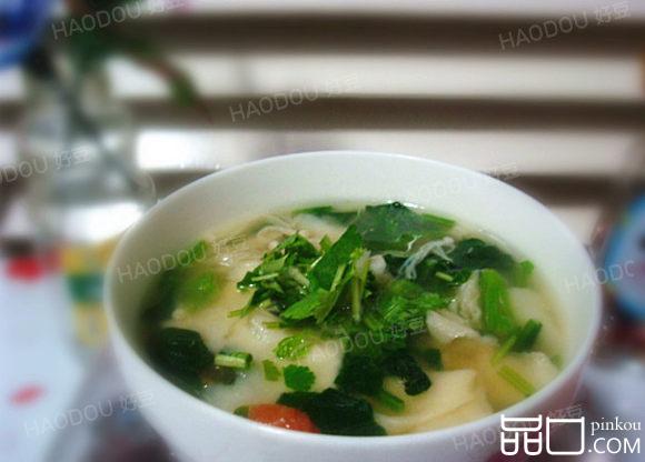 菠菜金针菇面片汤
