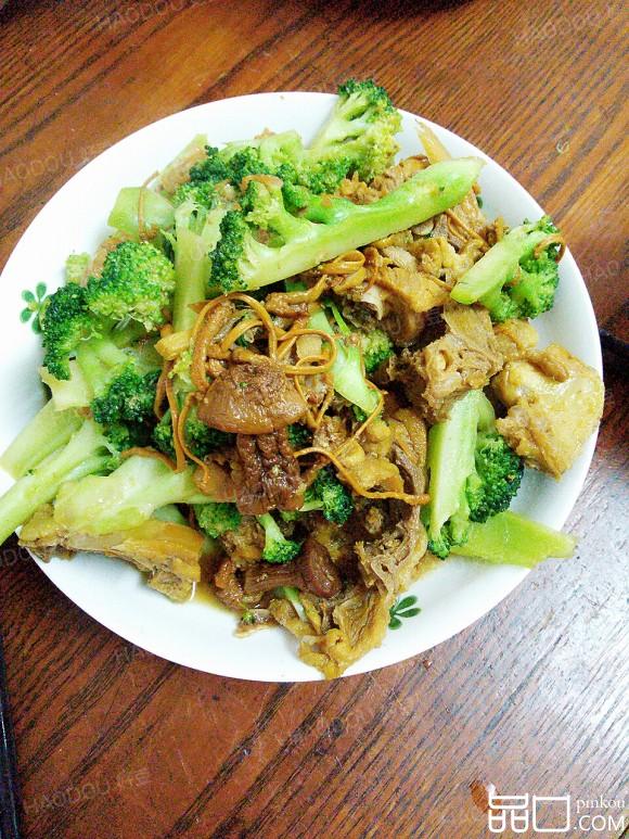 虫草鸡肉炒西兰花