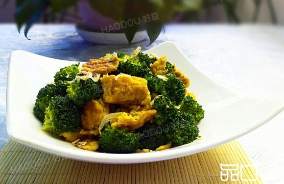 西兰花虾皮炒鸡蛋
