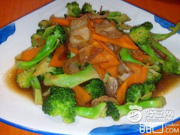 五花肉炒西兰花